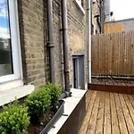 Unbeatable Location In Camden-Spacious Studio Flat