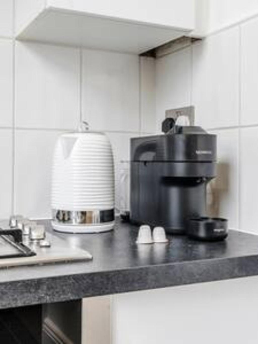 Unbeatable Location In Camden-spacious Flat Londra